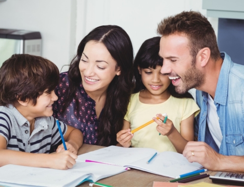 3 claves para captar la atención de padres y madres y familia de tus alumnos en reuniones.